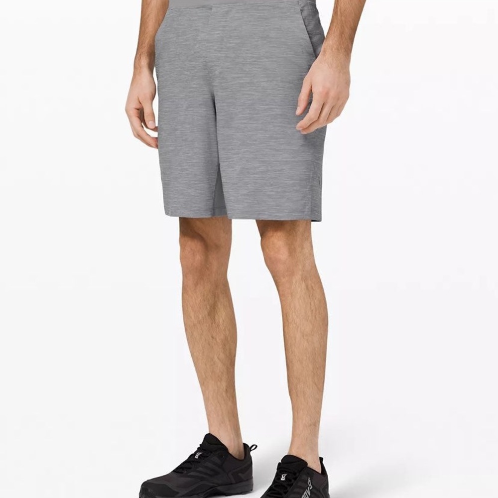 Men’s Lululemon Large 9” Linerless T.H.E. Short